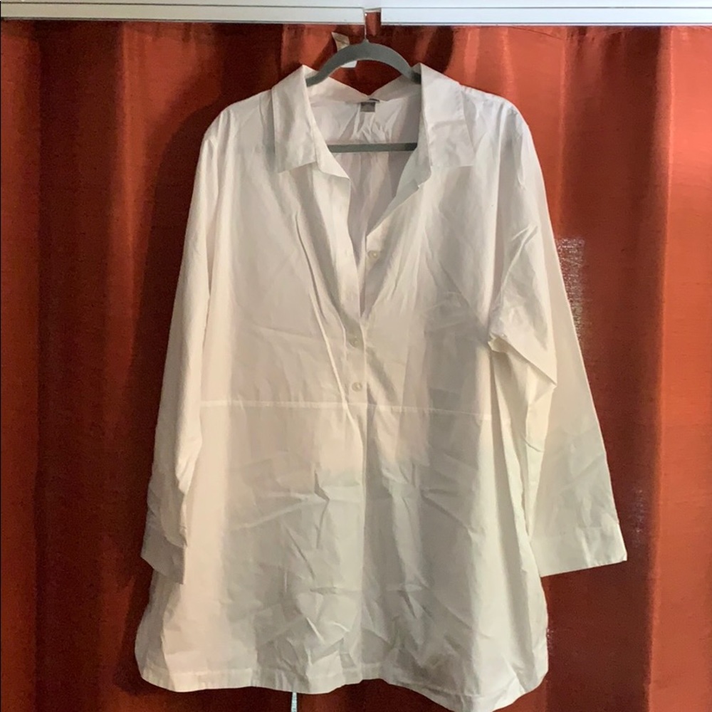 A white half button up blouse 3X